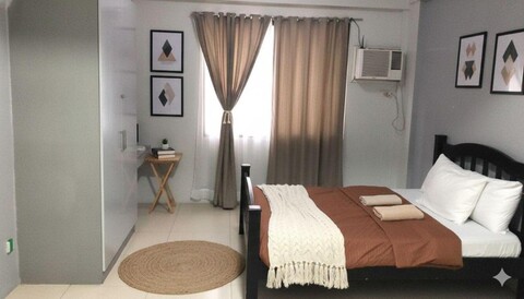 Ortigas Uptown Bonifacio CBD Hostel