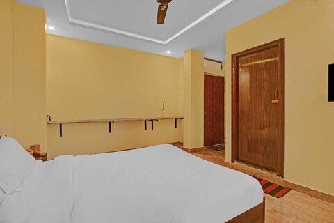 Hotel O S R Royal