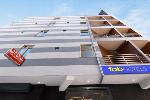 FabHotel Royal Regency