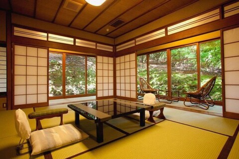 Nara Kasugaokuyama Tsukihitei