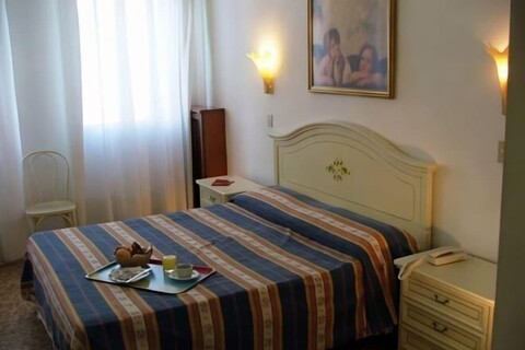 Hotel Airone