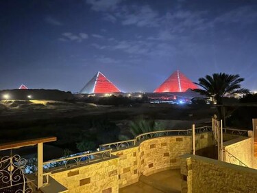 Great Sun Pyramids Inn