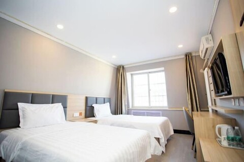 Huayi Hotel(Tianjin Dongli Development Zone National Convention and Exhibition Center Store)