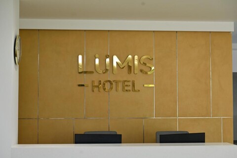 Lumis Hotel