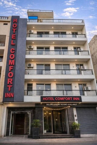 Hotel Comfort Inn, Nangloi, Walking from Metro