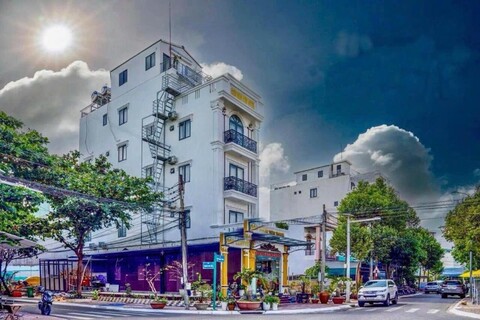 CÔN SƠN NEW HOTEL