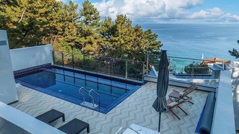 Yeongdeok Full Moon Pool Villa