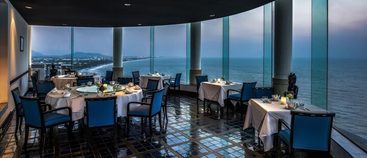 [후아힌/Hua Hin] White Lotus Restaurant and Rooftop (힐튼 리조트 & 스파) + 타이 만의 해안 뷰 예약-i