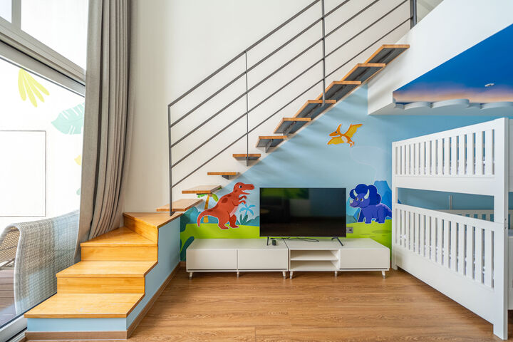 room detail thumbnail 2
