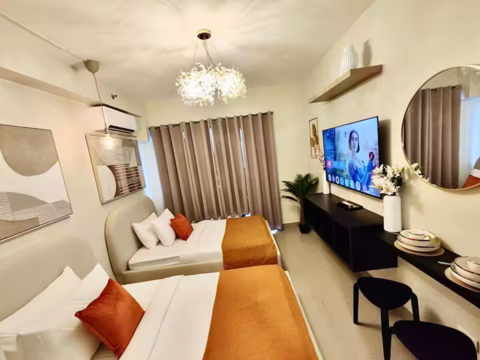 Modern Twin Studio • Shore 2 near MOA • Pool View