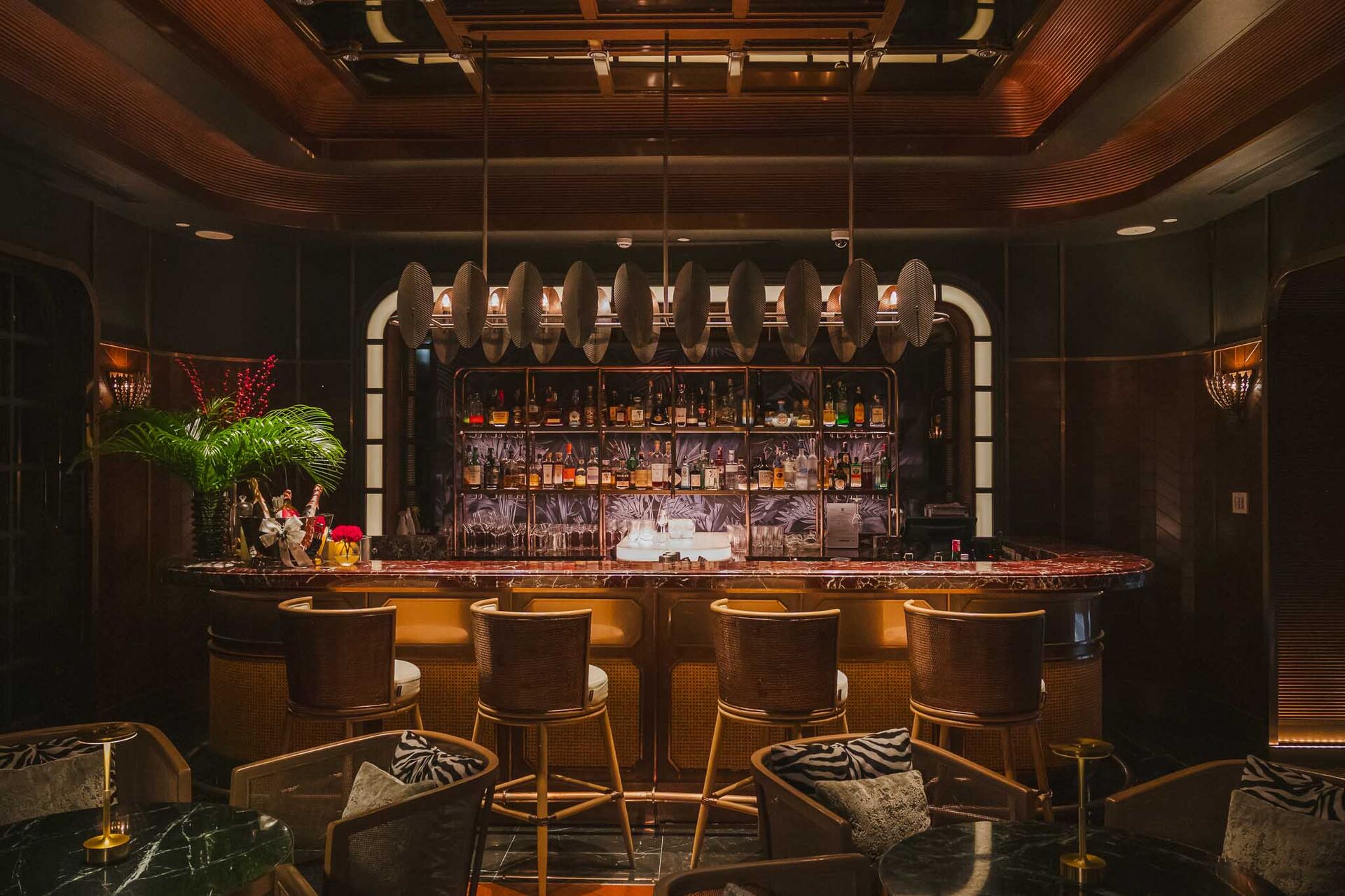 [방콕/수쿰빗] Rogues Bar at InterContinental Bangkok 시그니처 칵테일 + 안주 세트 예약