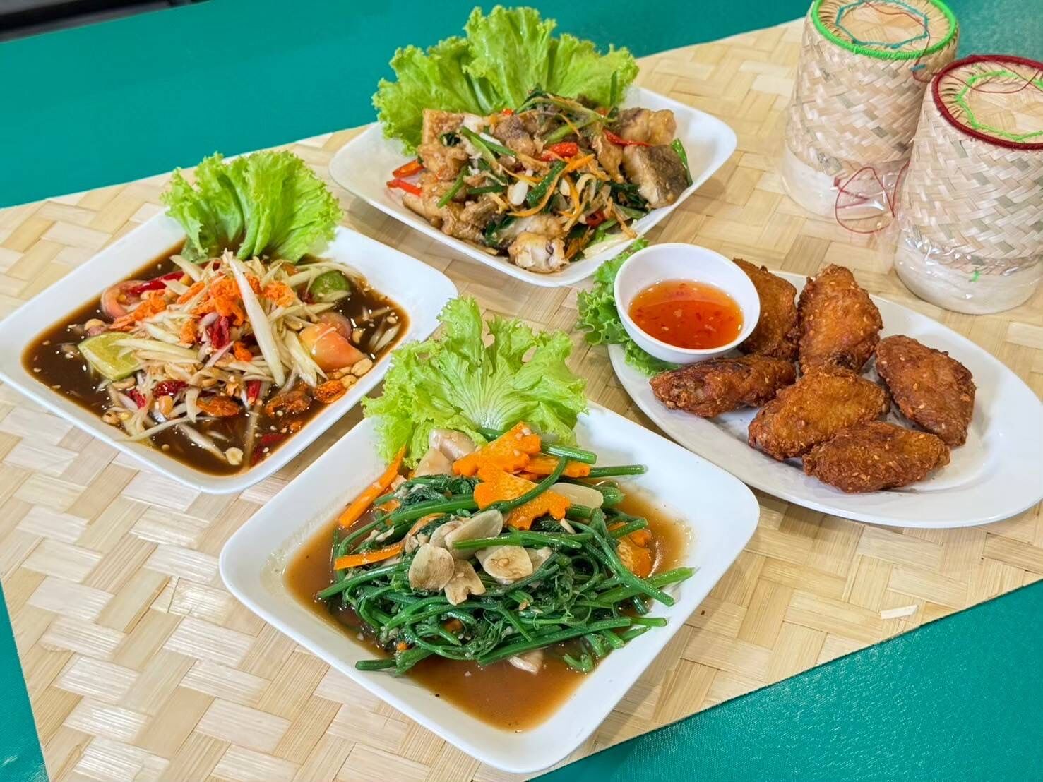 [촌부리/시라차] Esan Kampang Kitchen :: 정통 이산 요리 셰어링 세트 예약