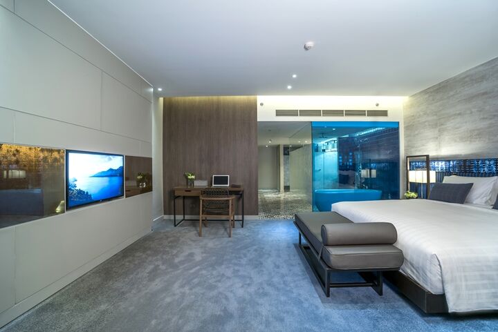 room detail thumbnail 2