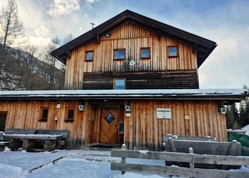 Sadnighaus, Schutzhütte auf 1880m-i