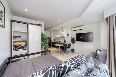 Studio for 5 at Tambuli Residences Garden View by Dominik Studio with Pool & Balcony in Mactan