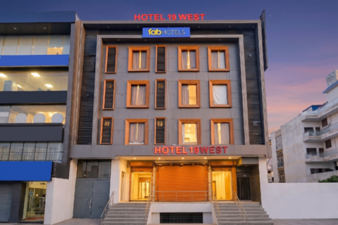 FabHotel 19  West