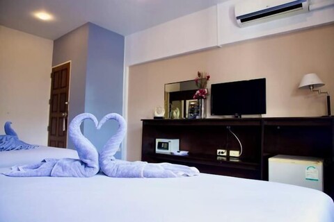 Golden Guesthouse By The Beach Cha Am