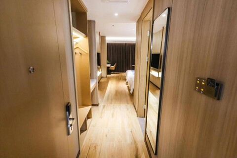 Minghang Hotel