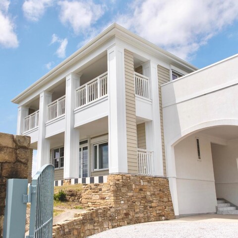 A Luxurious Resort Near the Beach  Resort Villa Costa Branca