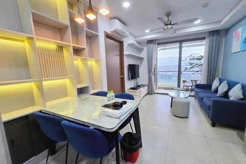 Blue Sky Apartment