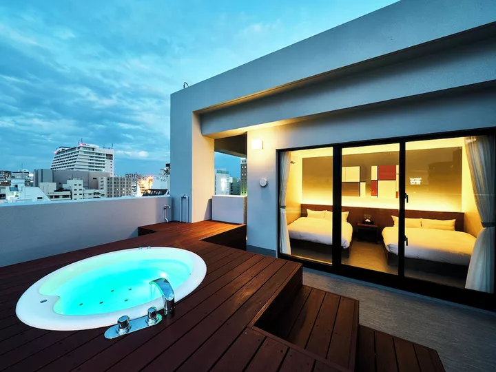 Lacer Okinawa Naha Miebashi