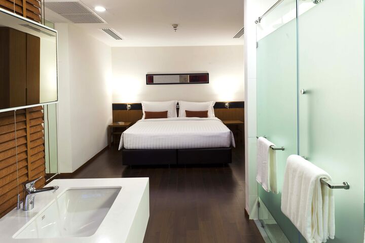 room detail thumbnail 1