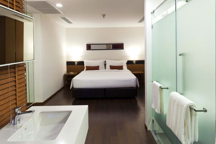 room detail thumbnail 1