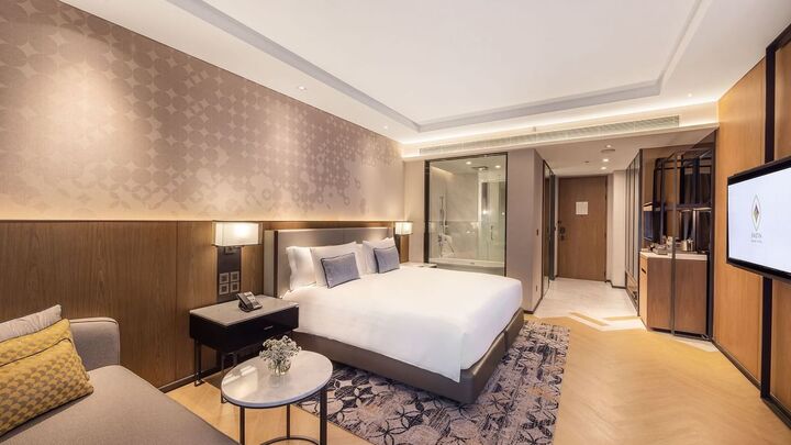 room detail thumbnail 1