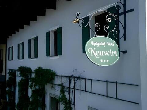NEUWIRT - Boutiquehotel & Wirtshaus