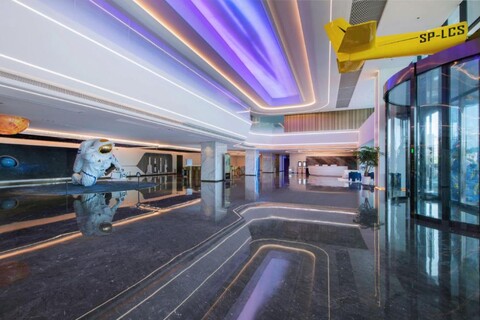 Meihua Aviation Theme Hotel