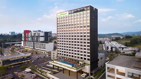 홀리데이 인 세팡 공항 바이 IHG