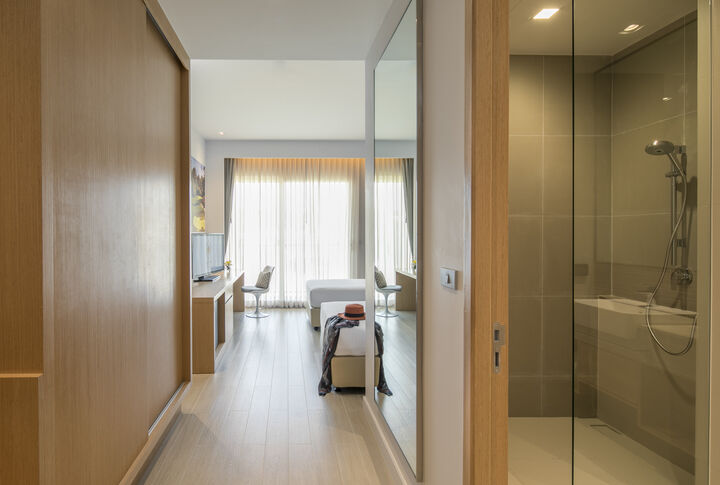 room detail thumbnail 1