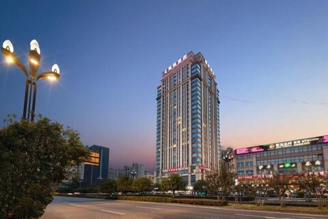 Lavande Hotel (Chengdu Dafeng fenghuangshan Park Metro Station)
