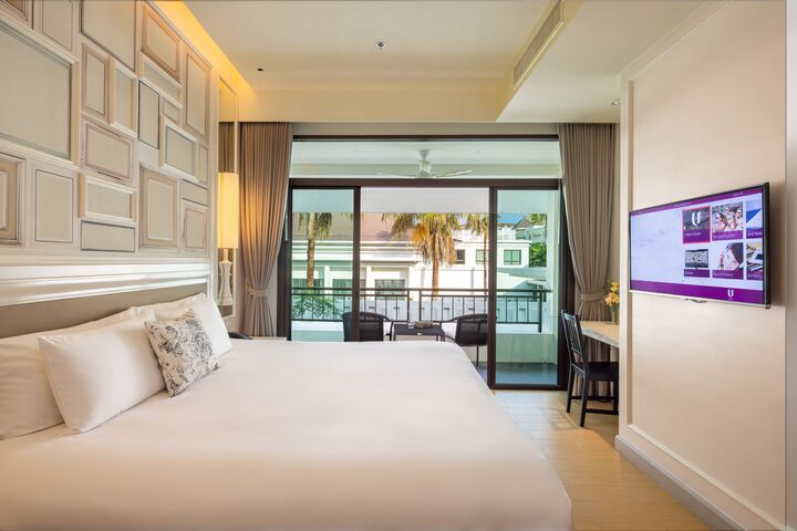 room detail thumbnail 1
