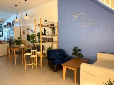 Terlyn Hostel & Cafe
