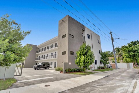 Renzzi Wynwood Apartments