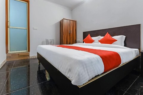 Hotel O SATGURU RASIDENCY DWARKA MOR