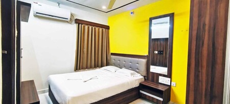 Hotel Breeze Madiwala