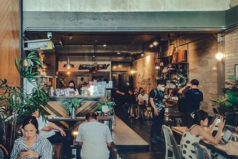 Sailomyen Cafe and Hostel