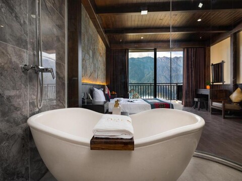 TIME Restaurant & Homestay