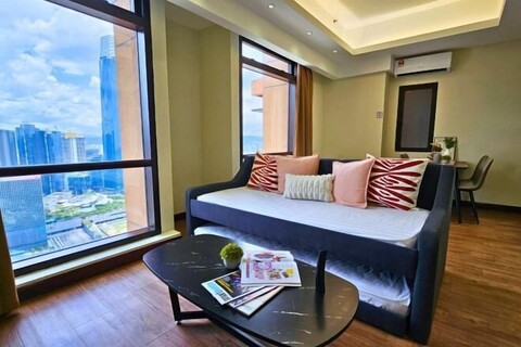 Berjaya Times Square 1BR Suite 5Pax Bukit Bintang Steps to Monorail