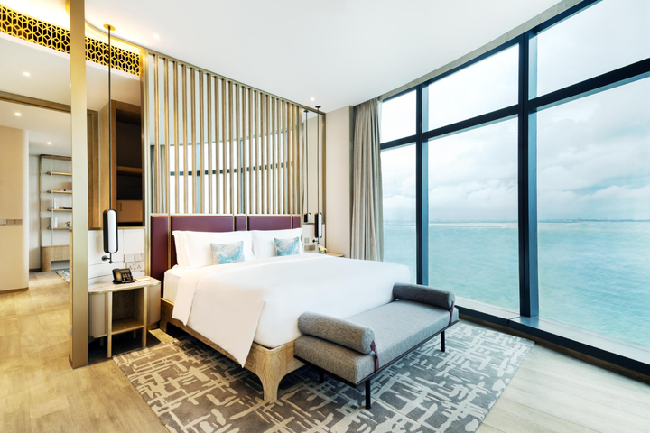 room detail thumbnail 1