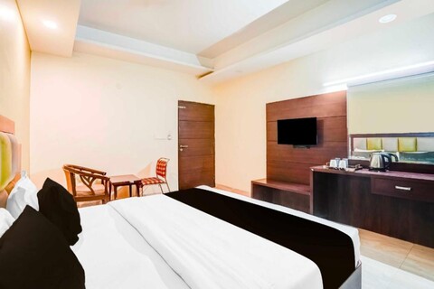 Townhouse Oak Sikar Road Jaipur