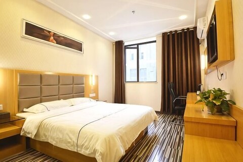 Kaiyue Hotel (Wuhan Vanke Emerald Binjiang)