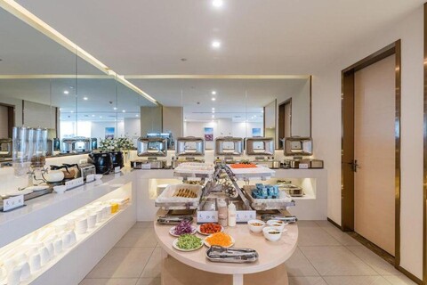 Lifeng Hotel (Nanjing Dongshan Headquarters Park Zhongcai Logistics Store)