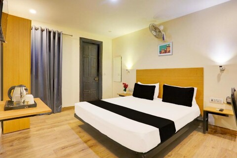 Super Hotel O Near Uttam Nagar East Metro