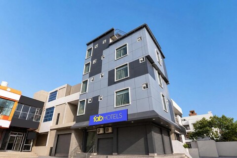 FabHotel Deep