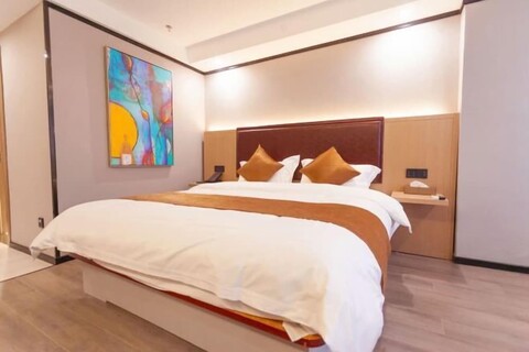 GYA Hotel (Shouxihu Wutinglong Toy City)