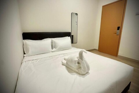 Swing & Pillows @ The Earth, Bukit Jalil