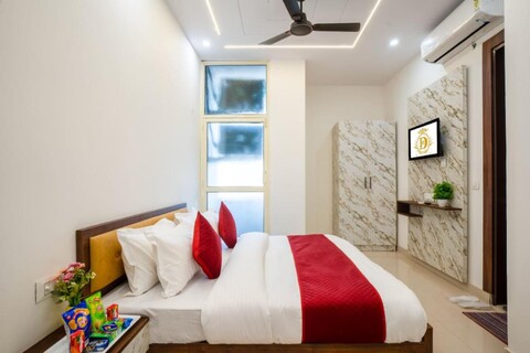 Hotel Delhi 53 Near ISBT Kashmiri Gate